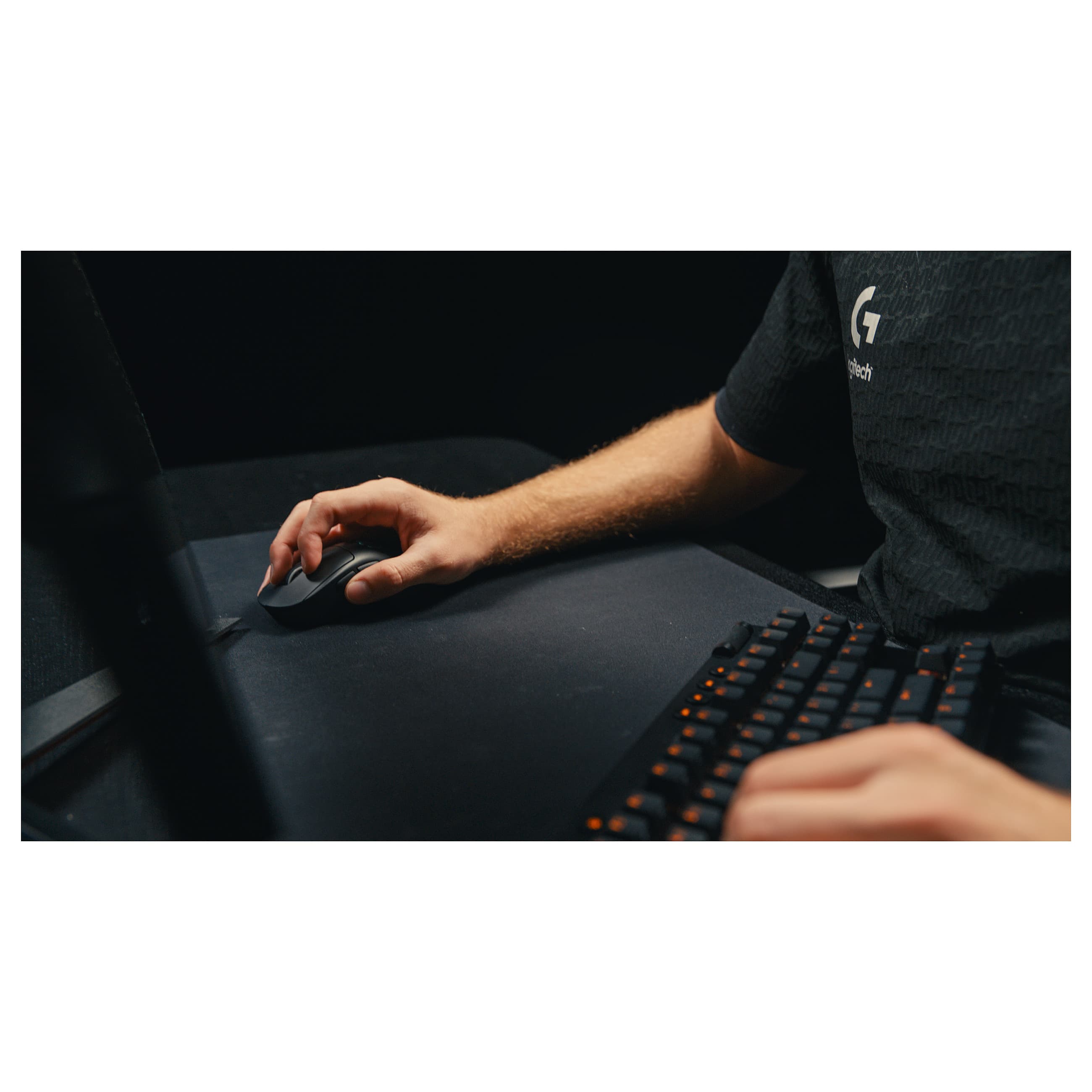 Logitech G 910-007358 Mouse