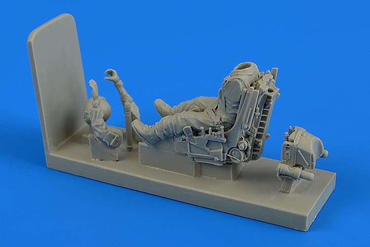 Soviet Pilot With Ejection Seat - Su-22/ Su-25