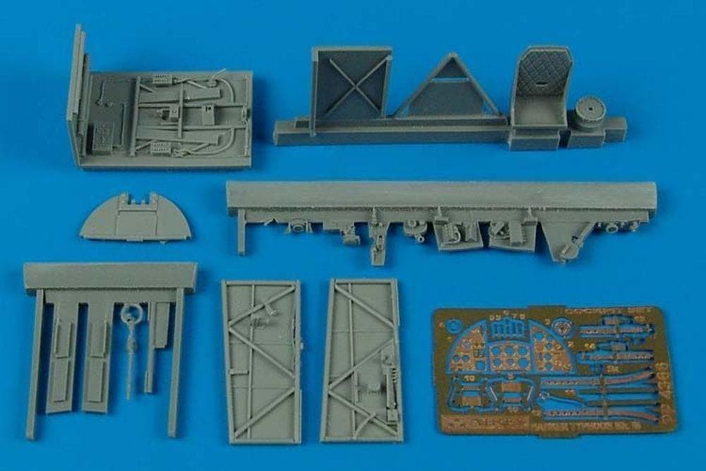 Hawker Typhoon Mk.Ib Car Door - Cockpit Set [Hasegawa]
