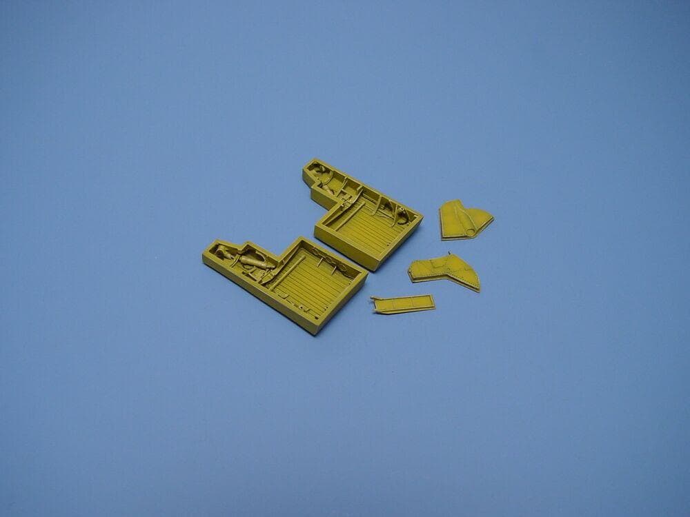 P-47 Thunderbolt - Wheel Bays [Academy]