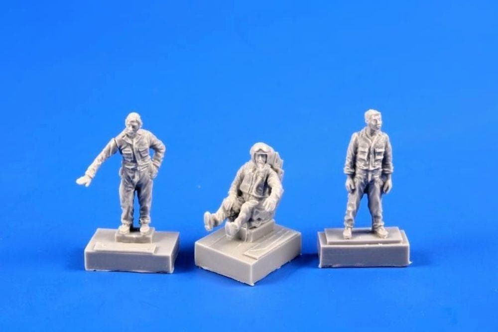 Smb-2 Fighter Pilot + Two Ground Crew (Israel Air Force)