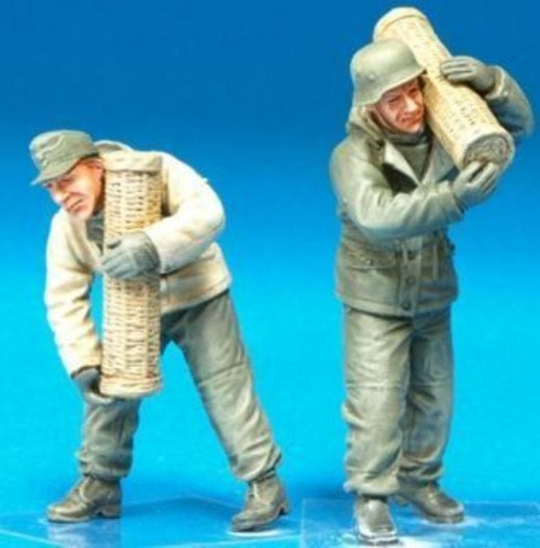 Ger. 15cm Artillery Crew (I) Winter/2fig