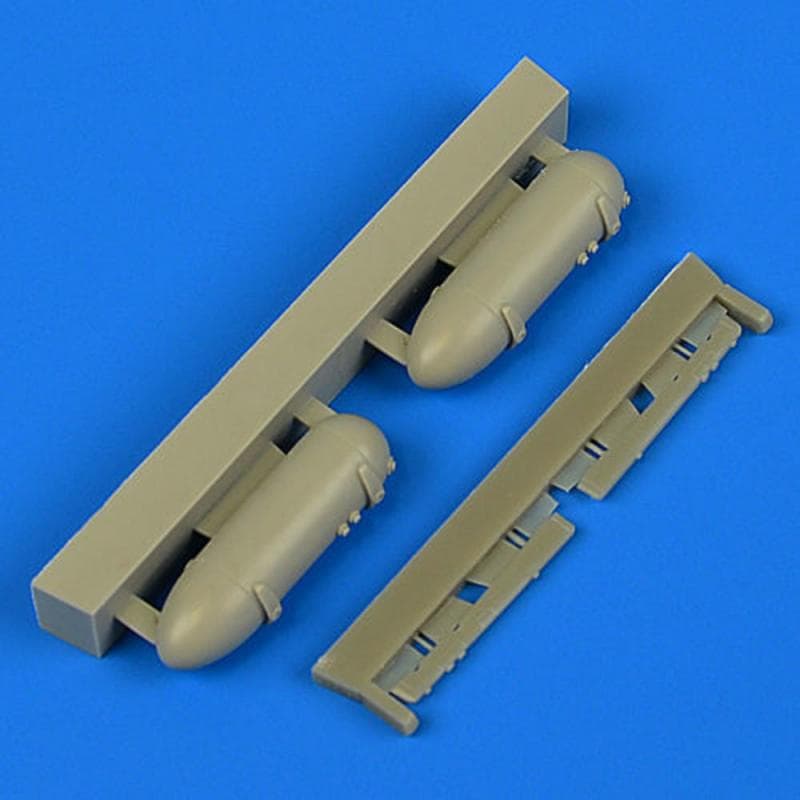 Kawasaki Ki-61-Id Hien - Drop Tanks W. Pylon [Tamiya]