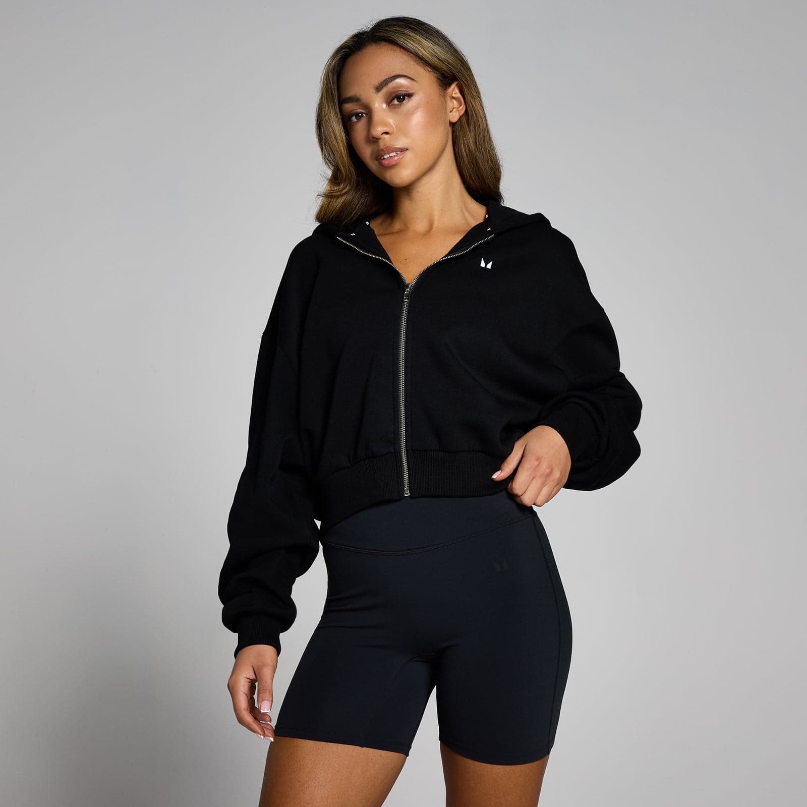 Mp Damen Basics Kapuzenpulli Mit Verkürztem Schnitt Und Durchgehendem Reißverschluss – Schwarz - M