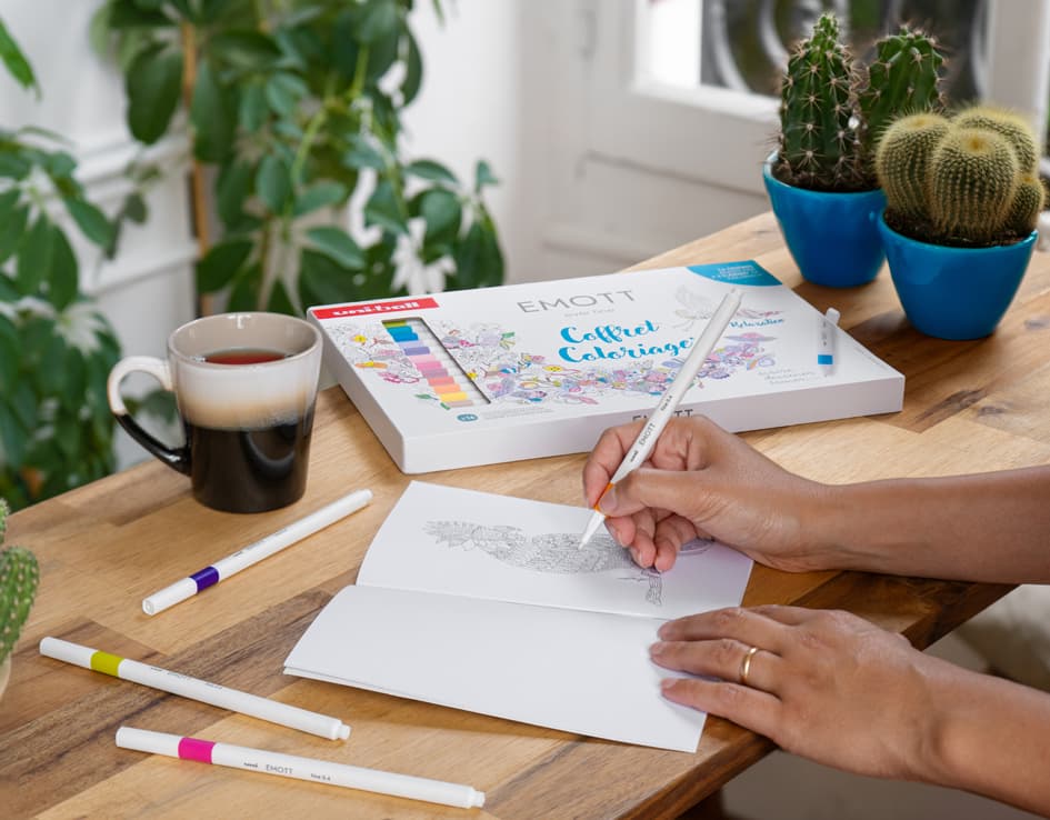 Uni-Ball Fineliner Emott, 16er Karton-Etui