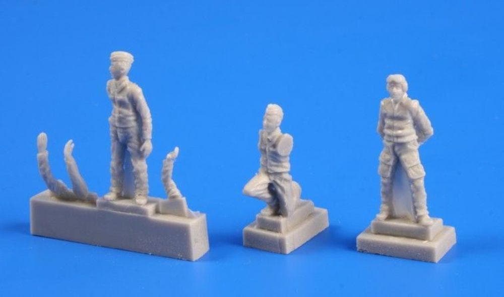 Czechoslovak Pilot (1 Figur) And Mechanic (2 Figuren)