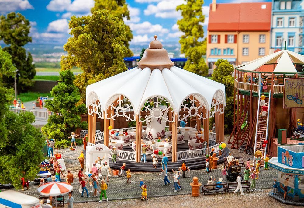 Karussell »Kaffeetassen Heiderosen«