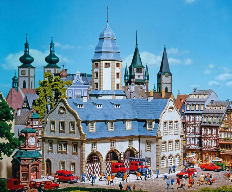 Rathaus Mit Feuerwache - Monatsmodell